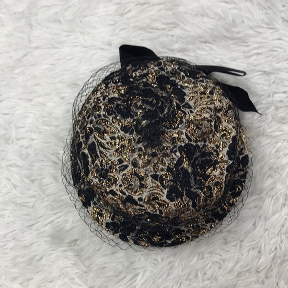 Vintage Roberta Bernay’s Veiled Gold Black Pillbox - Picture 5 of 10